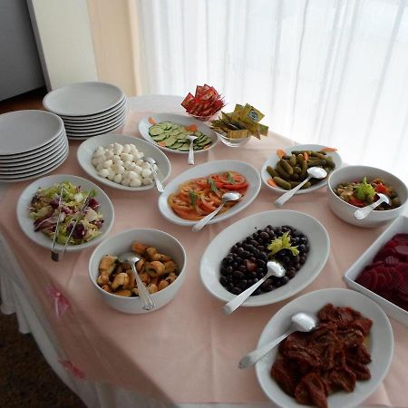 Hotel Franca Misano Adriatico Kültér fotó