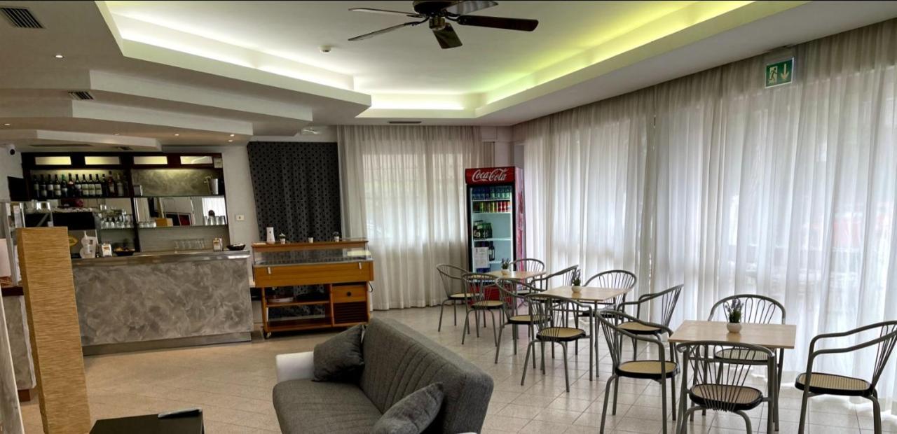 Hotel Franca Misano Adriatico Kültér fotó