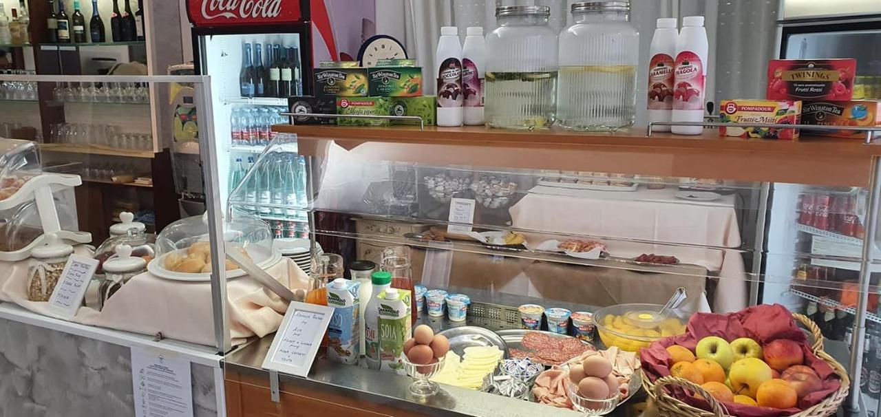 Hotel Franca Misano Adriatico Kültér fotó